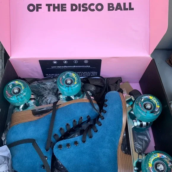 Moonlight roller skates  
Orig:269.00 - Picture 9 of 16